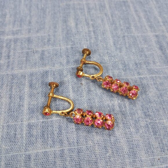1960s Vintage Screw Back Dangle Earrings with a Double Row of Pink Rhinestones - Picture 2 of 4